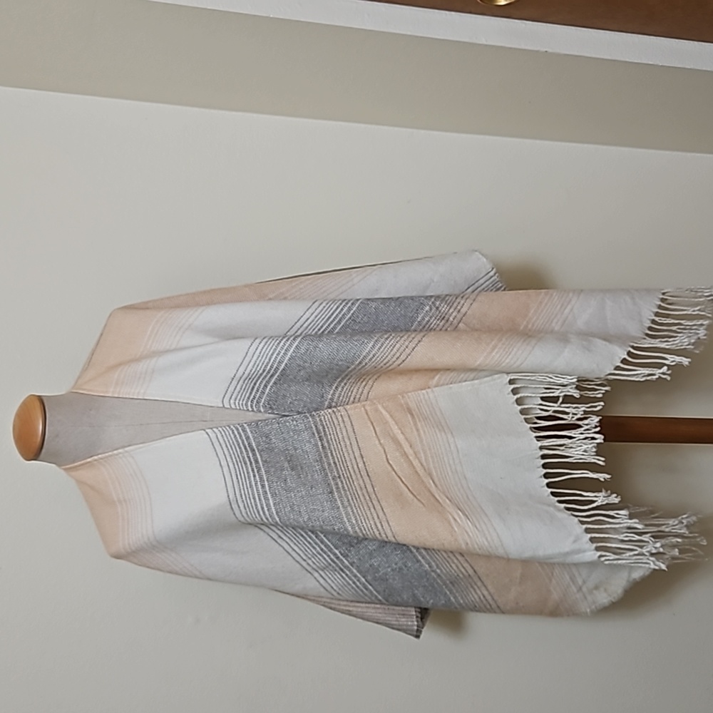 Preloved Guess OS Shawl